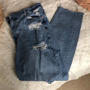 American Eagle mom jean